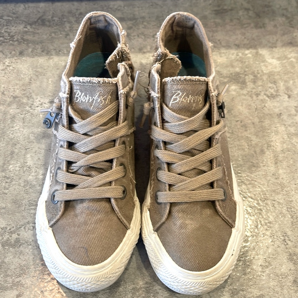 Women’s Blowfish size 6.5